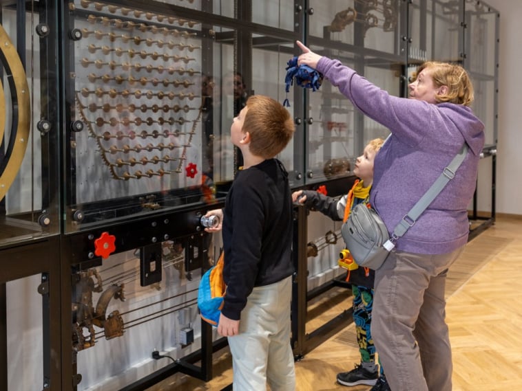 Przewodnik Sandomierz Michał Leszczyński oprowadzanie wycieczek po Sandomierzu Kamienica Oleśnickich w Sandomierzu